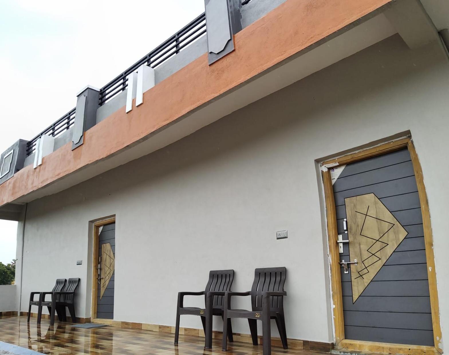 Raj Homestay 亨比 外观 照片