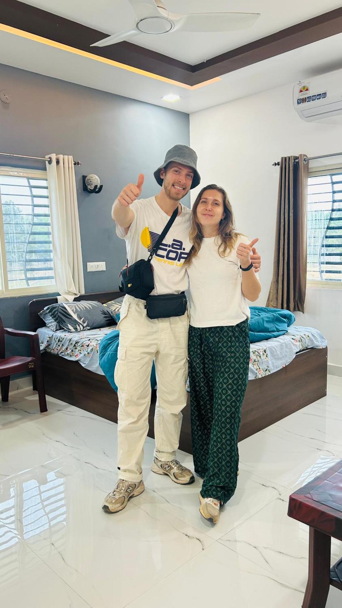 Raj Homestay 亨比 外观 照片
