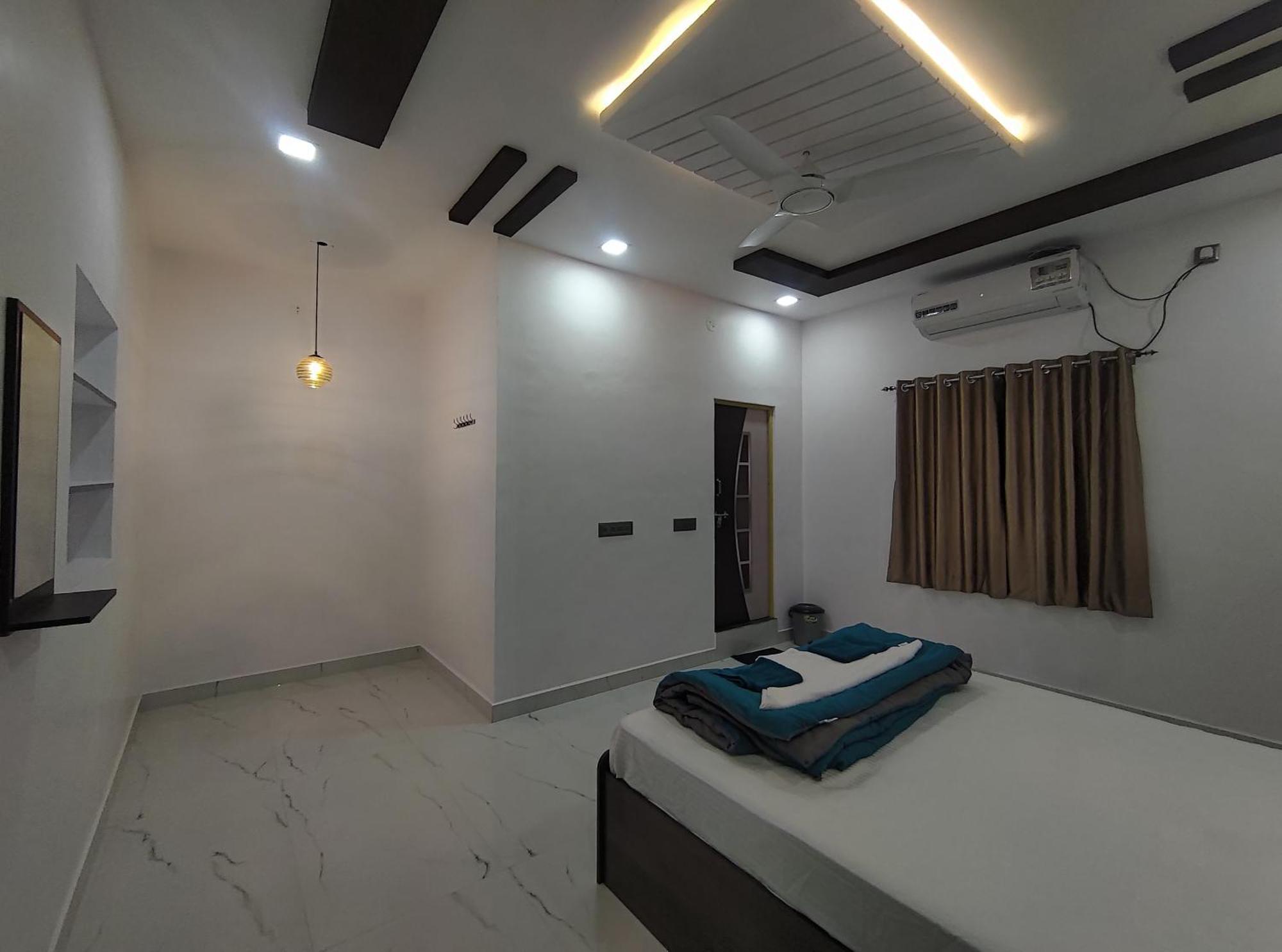 Raj Homestay 亨比 外观 照片