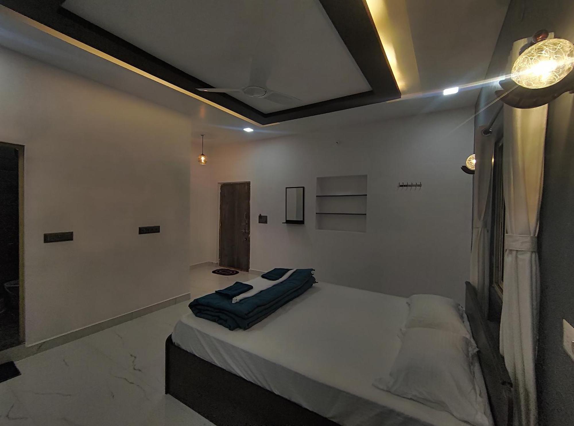 Raj Homestay 亨比 外观 照片