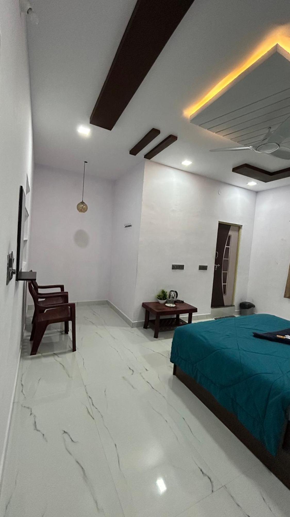 Raj Homestay 亨比 外观 照片